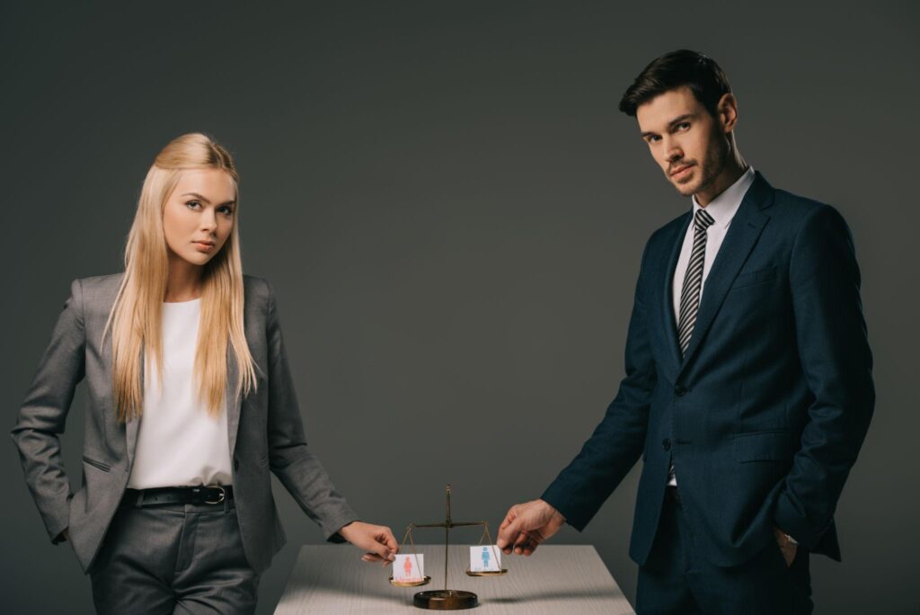 Jämställdhet i ledarskap och rekrytering illustrerat med balans mellan kvinnor och män